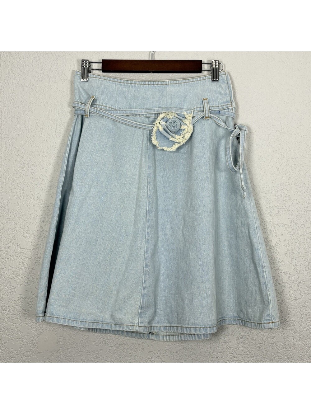 Y2K Jeanology Women’s 4 Denim A-Line Skirt Light Wash Flower Belt 100% Cotton